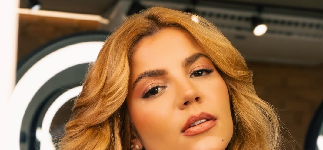 Hariany Almeida Muda o Visual: a Coloração Márcia Por Trás do Novo Loiro